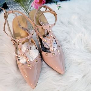 NEW TAUPE PATENT LEATHER HEELS